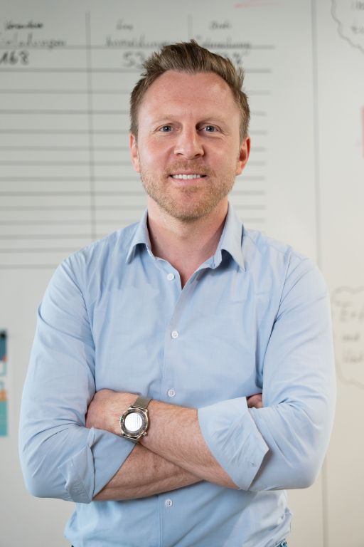 Sebastian Thies - Geschäftsführer & Projektvertrieb