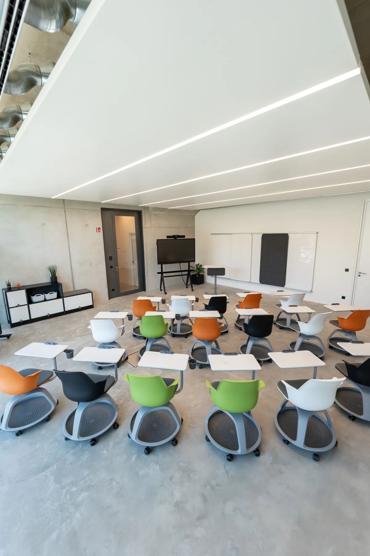 Flexibel und anpassungsfähig - Der Seminarstuhl der sich perfekt an die Bedürfnisse der Teilnehmer anpasst