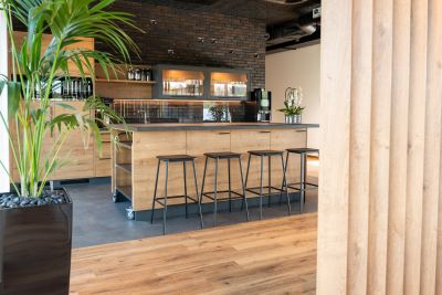 Am Abend bietet das Work Café einen repräsentativen Eventbereich