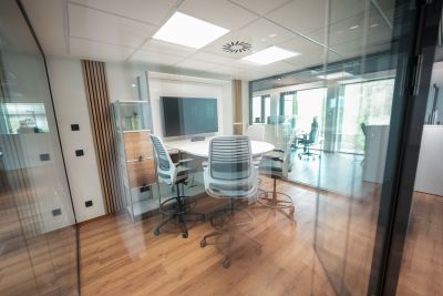 Eine hochwertige Besprechungslösung mit modernster Konferenztechnik