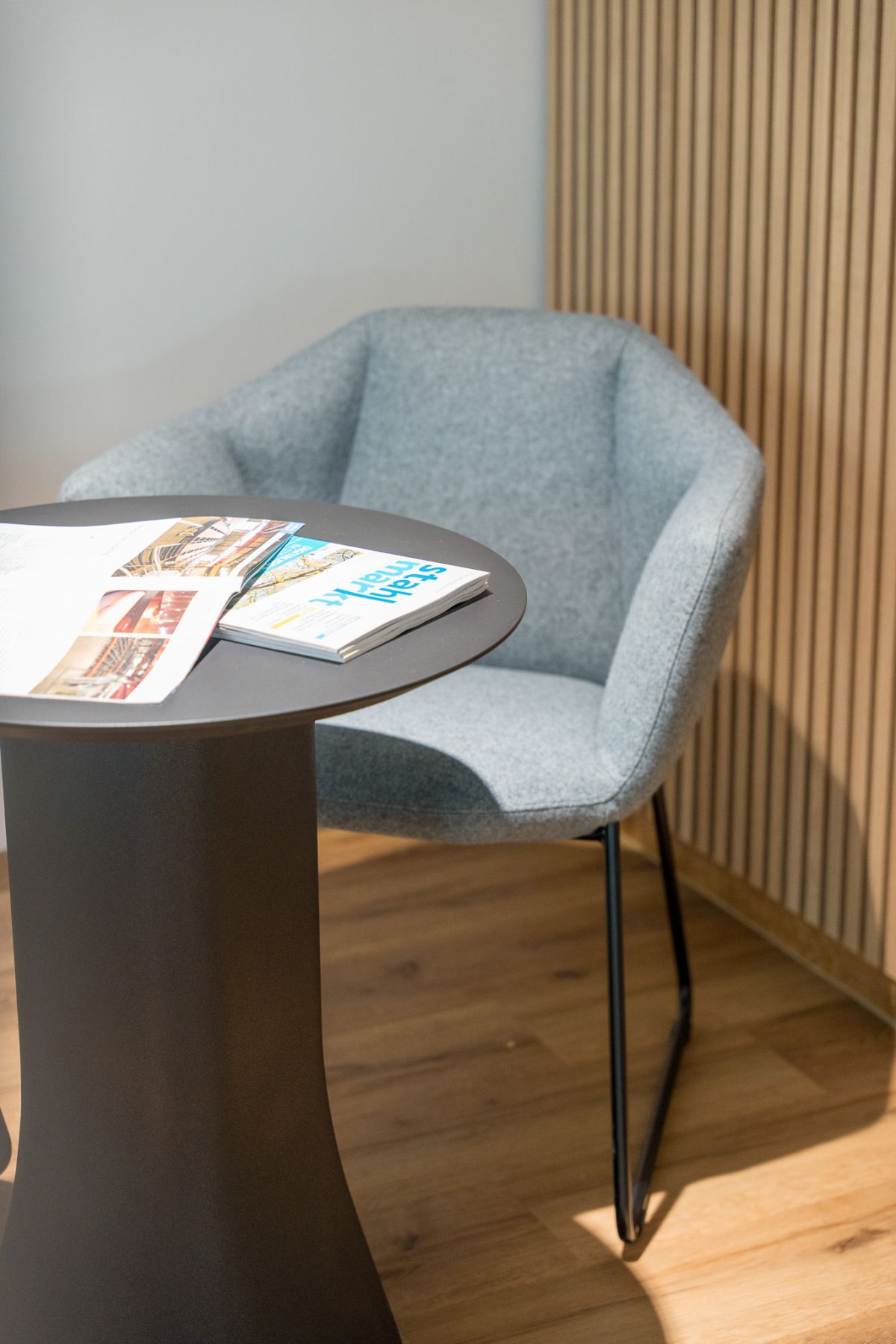 Sessel, Stühle, Hocker, Bänke - mehr Vielfalt für die neue Arbeitswelt