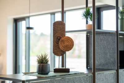 Accessories runden die hochwertige Büroeinrichtung ab