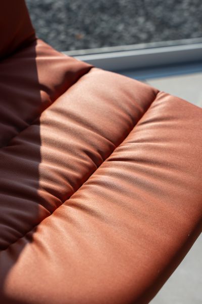 Outdoor-Kufenstuhl. Ein perfektes Design mit ganz viel Komfort