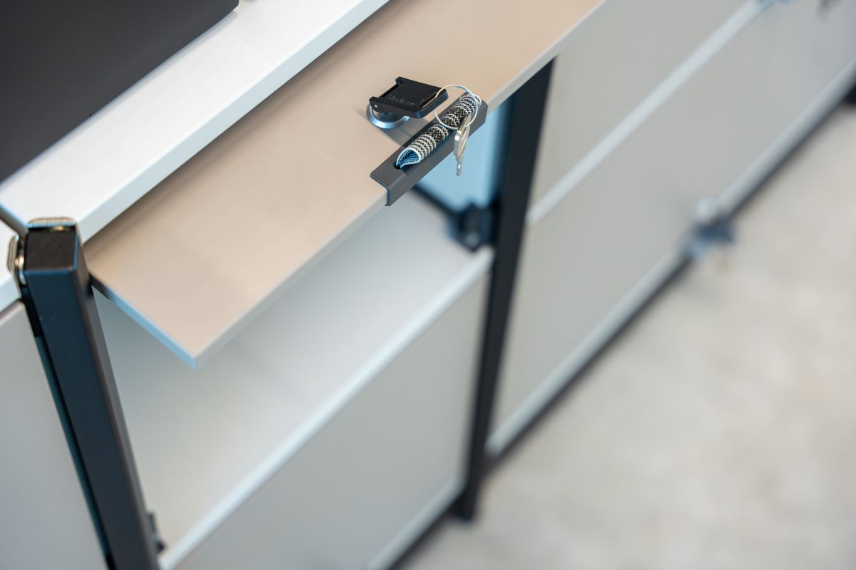 Anpassungsfähige, flexible Schränke bieten den idealen Stauraum am Arbeitsplatz